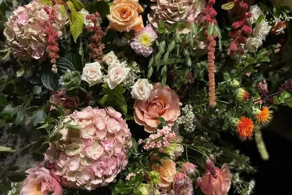 Rose & Ammi Flowers