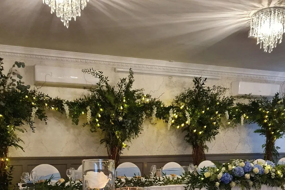 Eze Events Ltd - Wedding decor, Flowers, Chair Cover, linen Hire and Event Decor