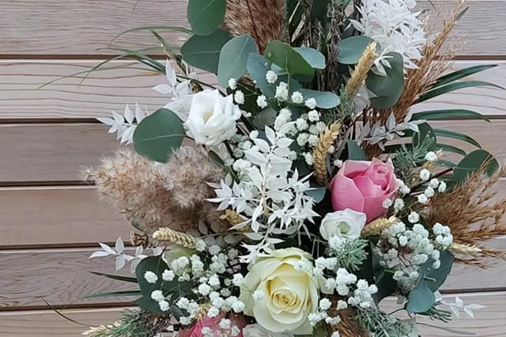 Wedding Flowers by Laura