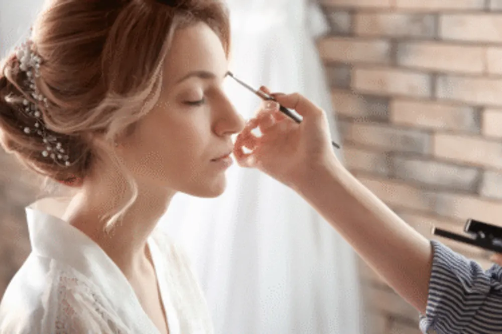 Mel England Makeup (Professional Makeup Artist)