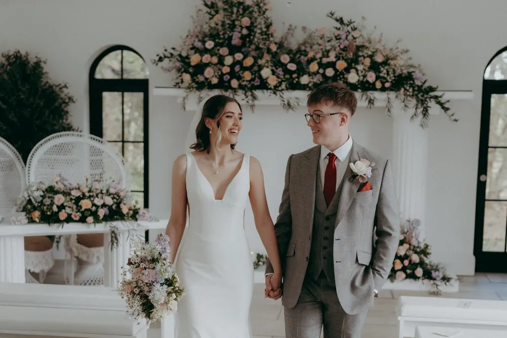 Willow & Vine Limited - Wedding Florist and Venue Stylist